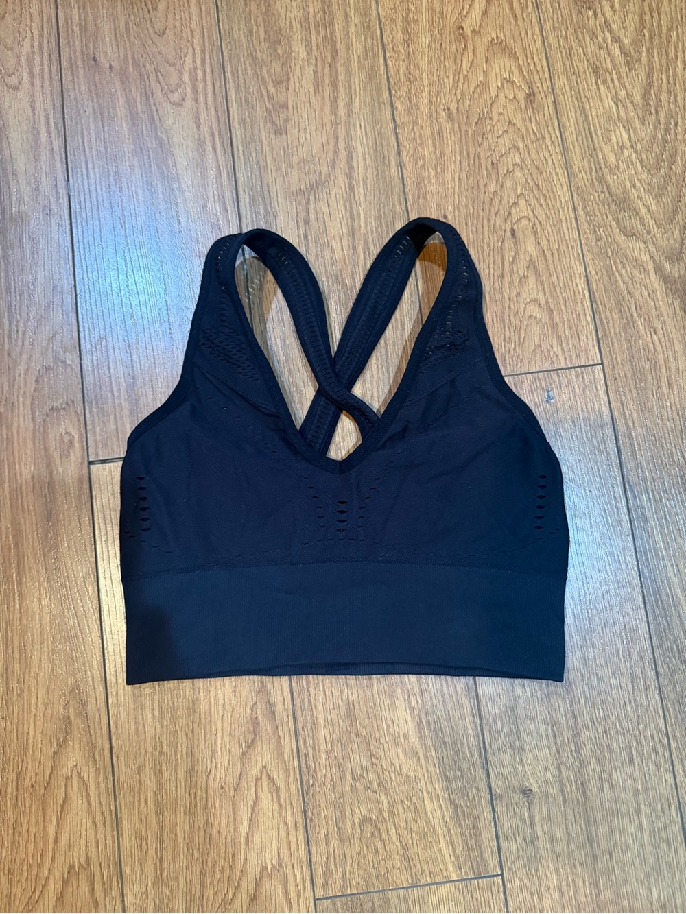 ALO Seamless Laser Cut Bra in Black
